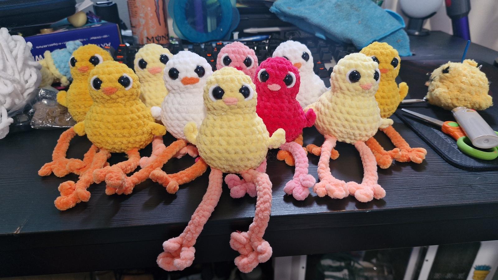 Leggy chick army