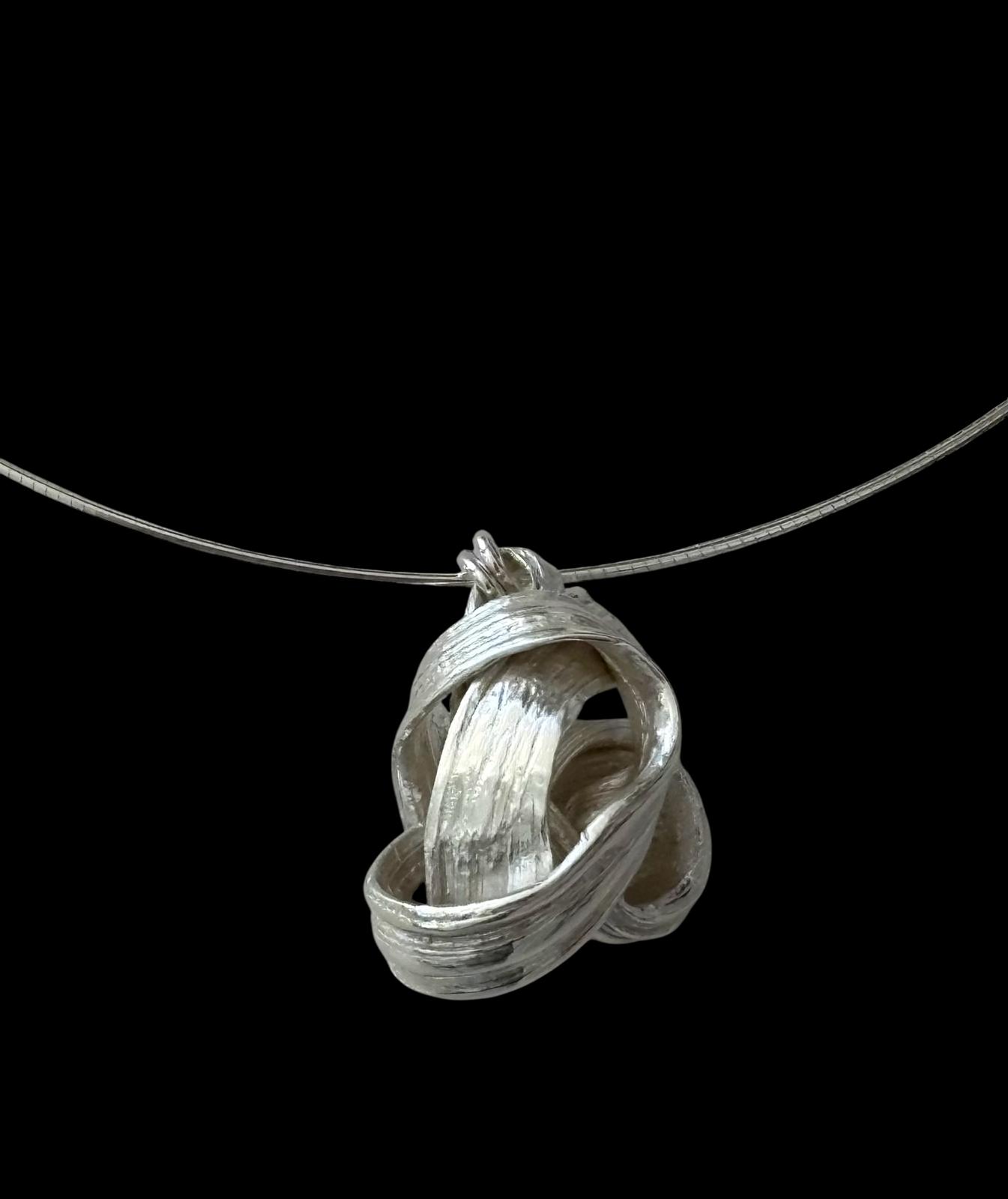 Mitsuro Hikime pendant