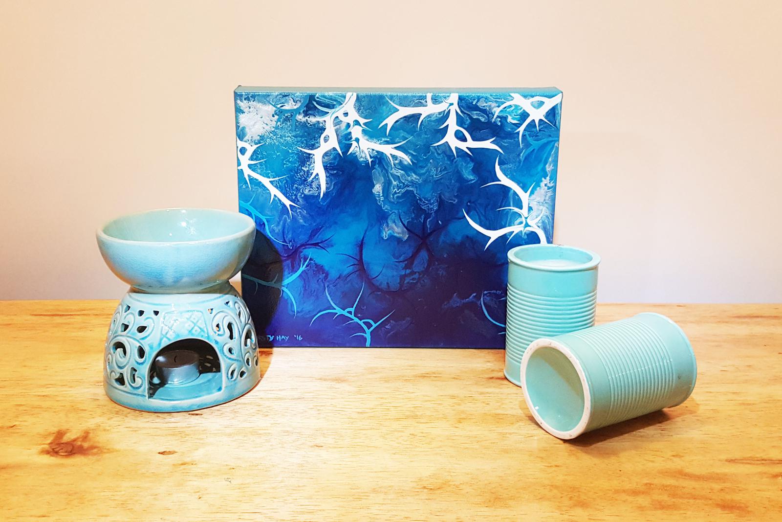 Small abstract painting "Irukandji"