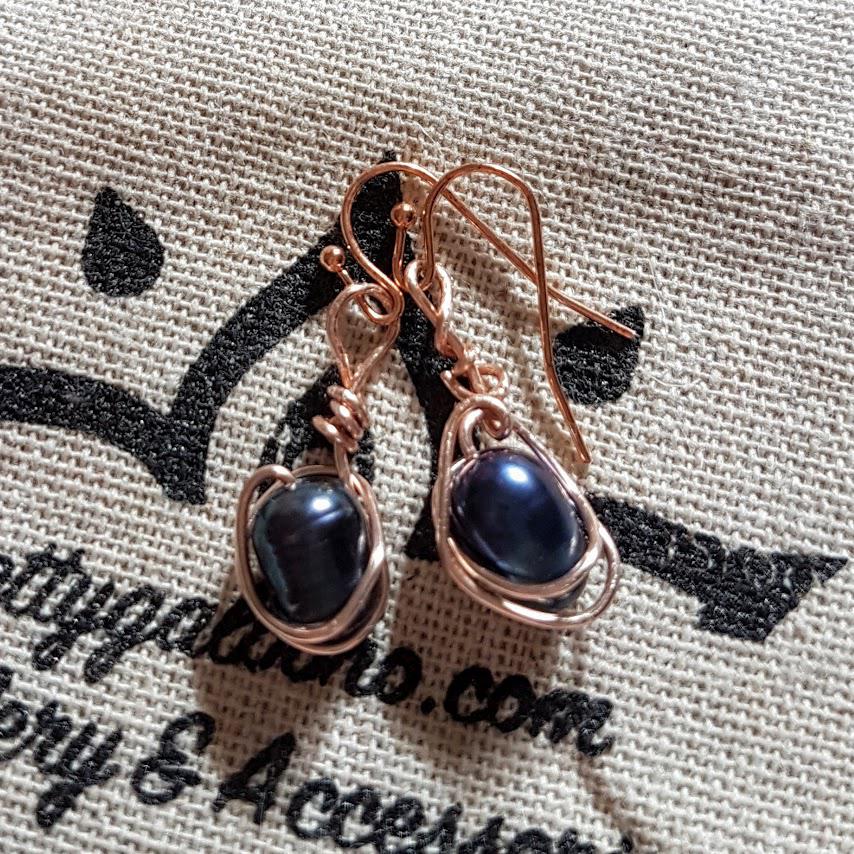 A Handmade Black Pearl & Rose Gold Set of Earrings