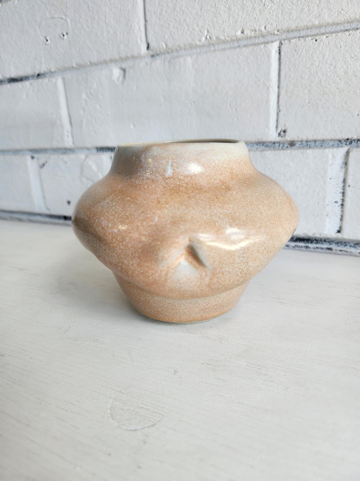 Belly bowls and pots