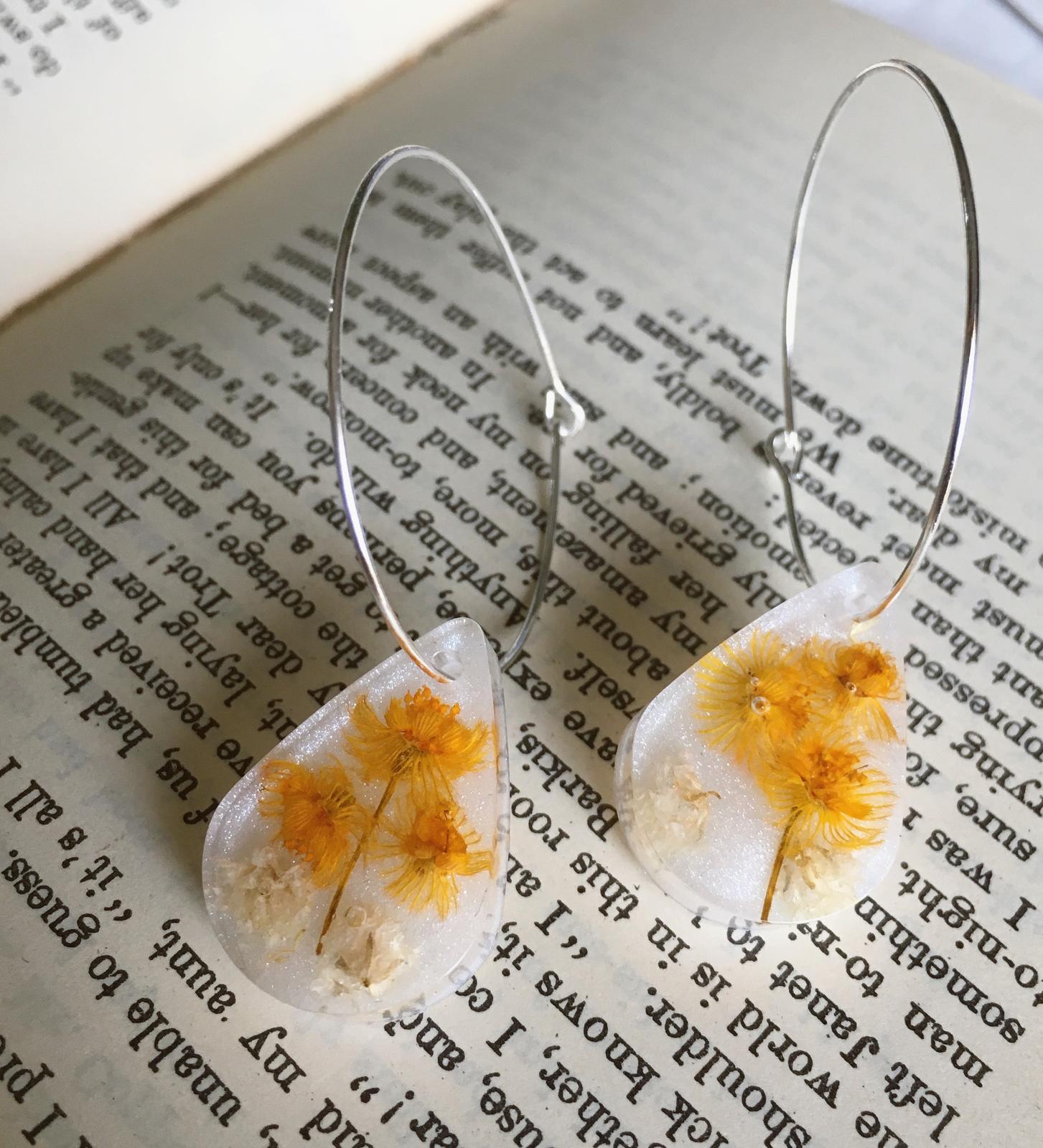 Opalescent resin earrings