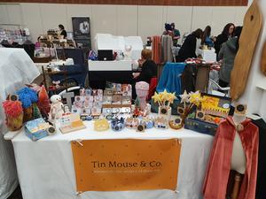 Tin Mouse & Co.
