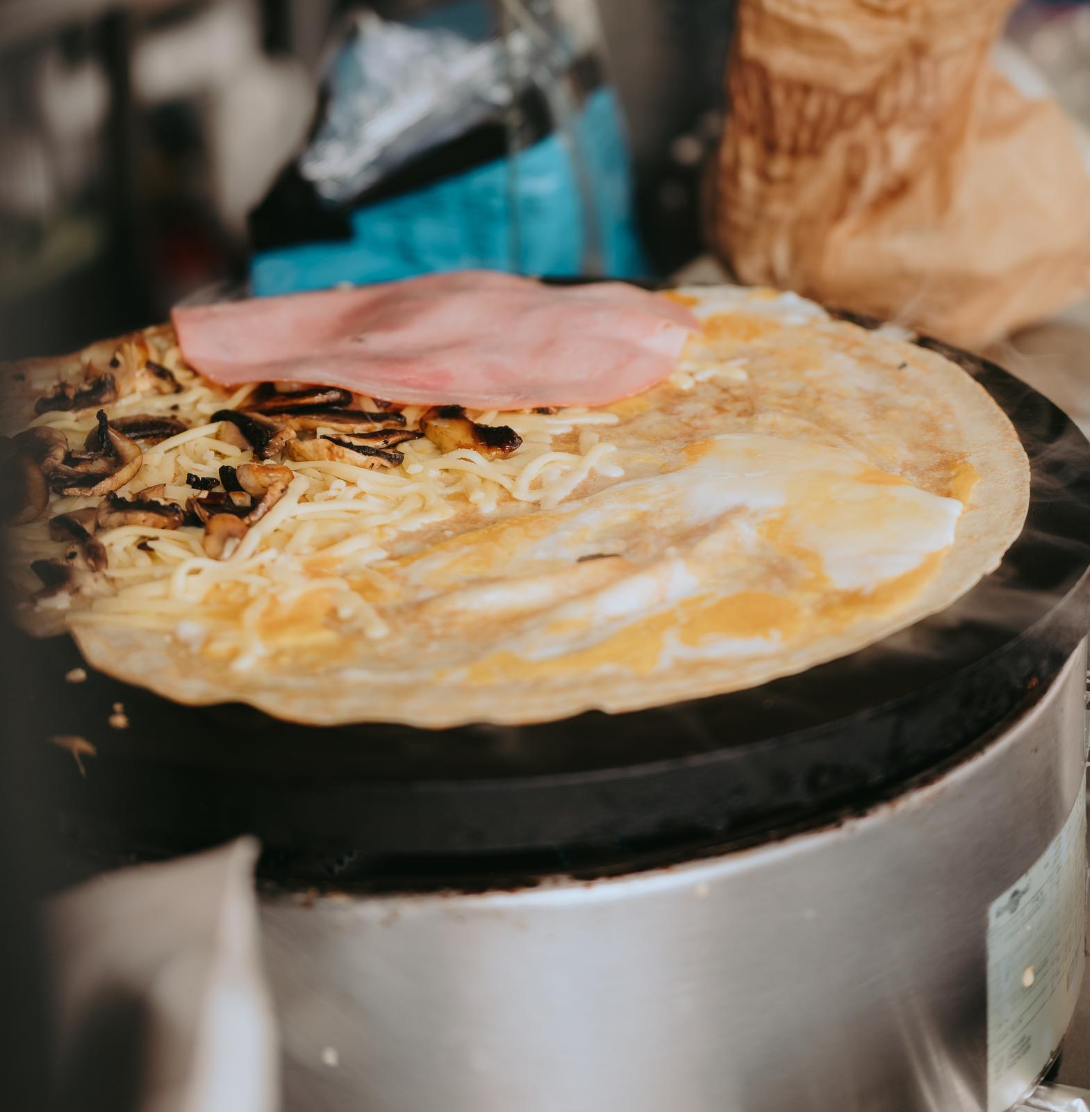Savoury crepe with mushrooms
