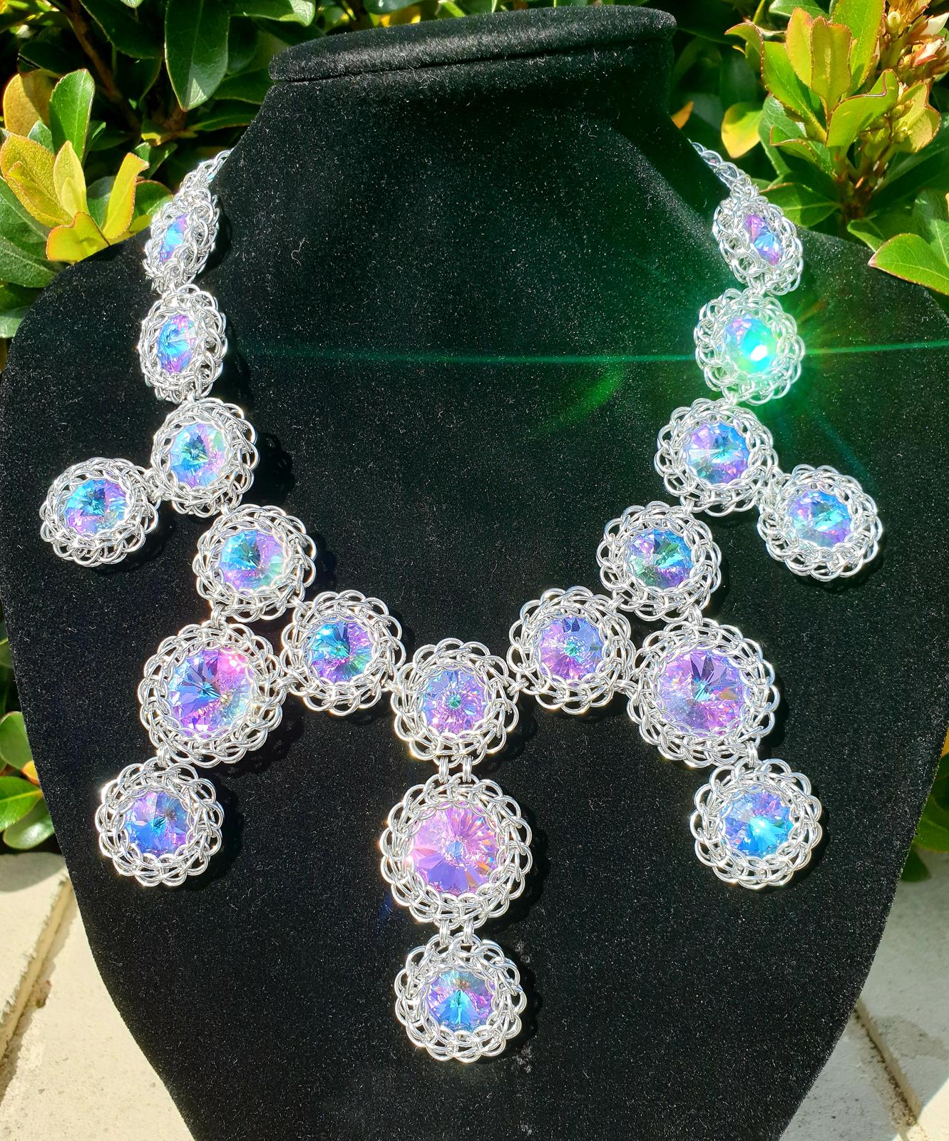 Rivoli capture necklace