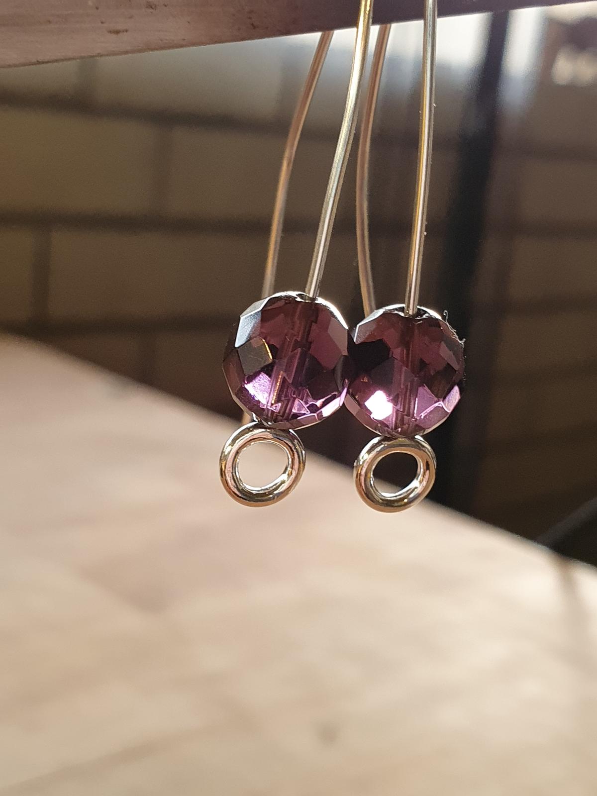 Silver drop earrings with Amethyst bead