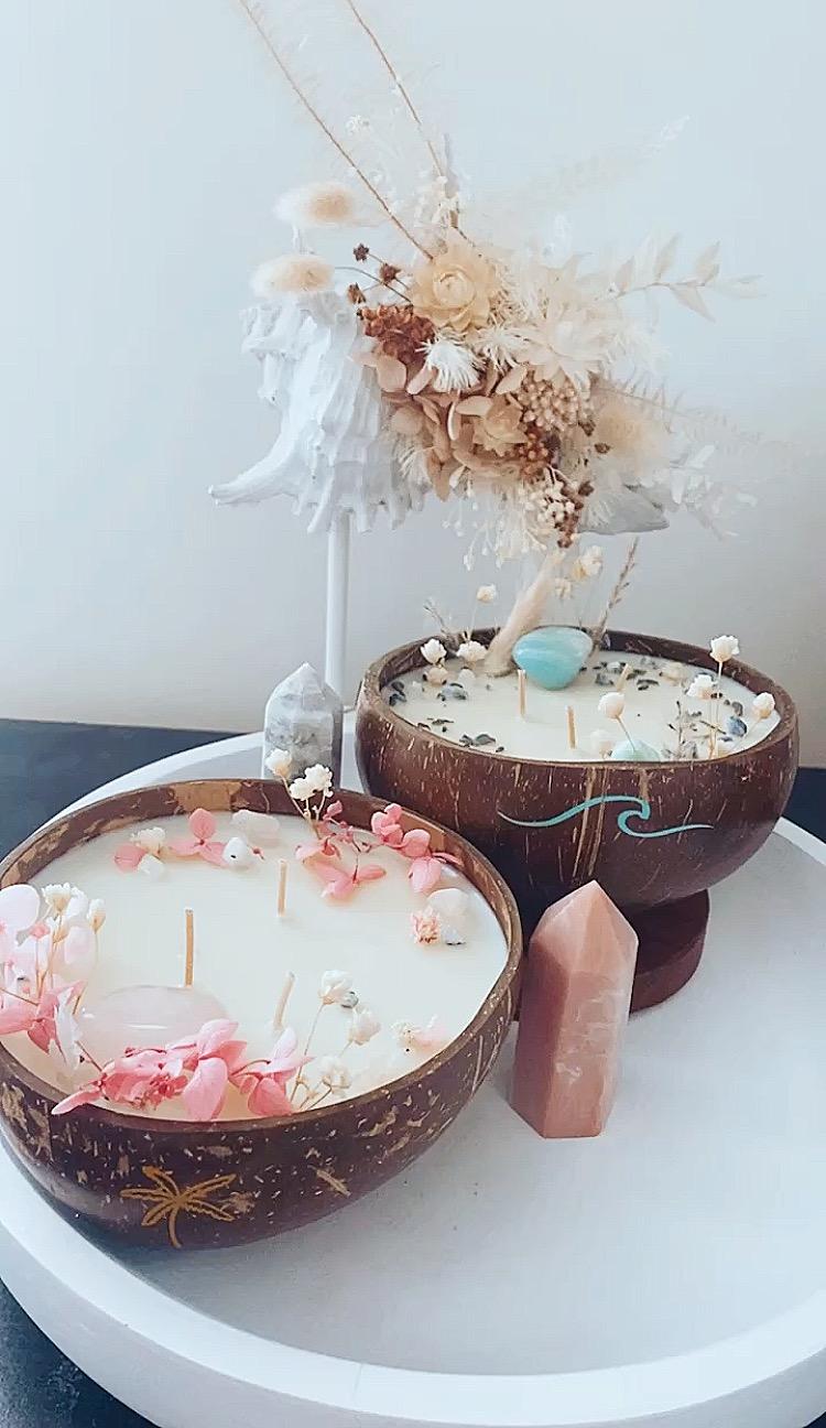 “Palm” and “wave” coconut bowl candle set