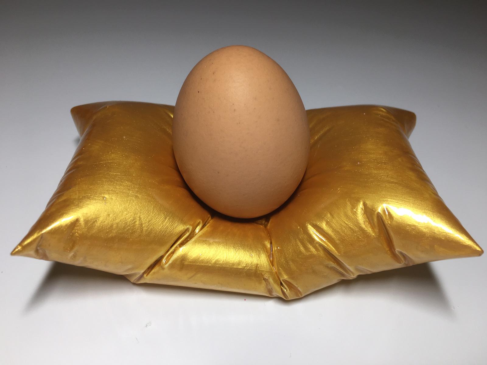 Golden pillow