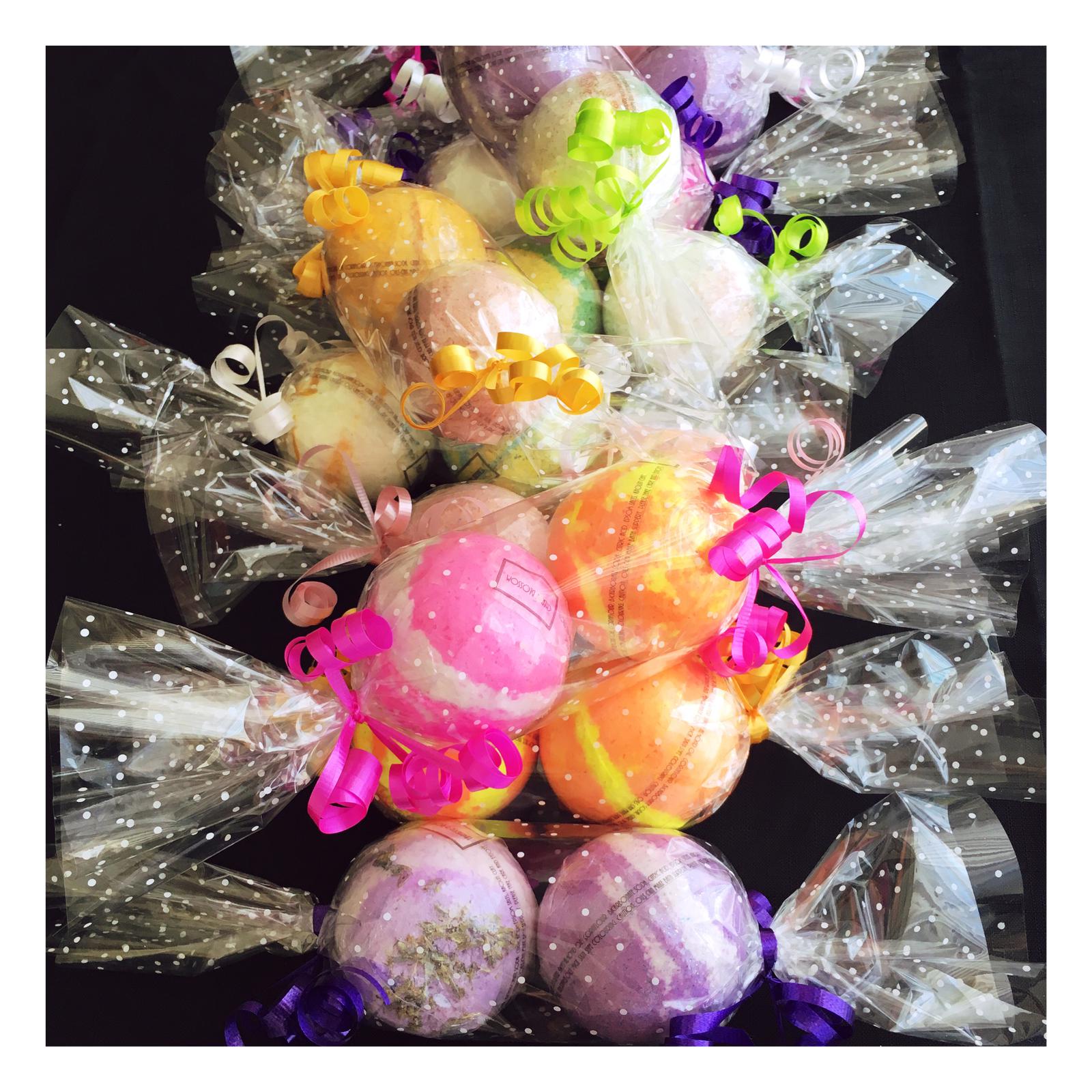 Christmas Bon-Bombs