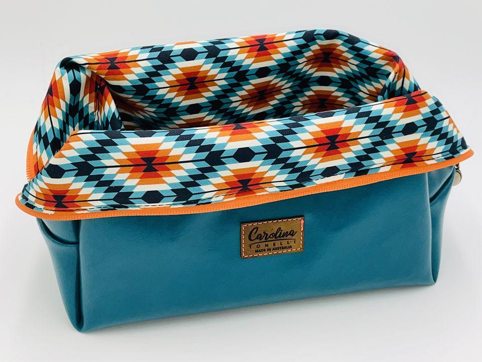 Smart Basket Bag | Cosmetic Bag | Travel | Vegan Leather | Lined Cotton