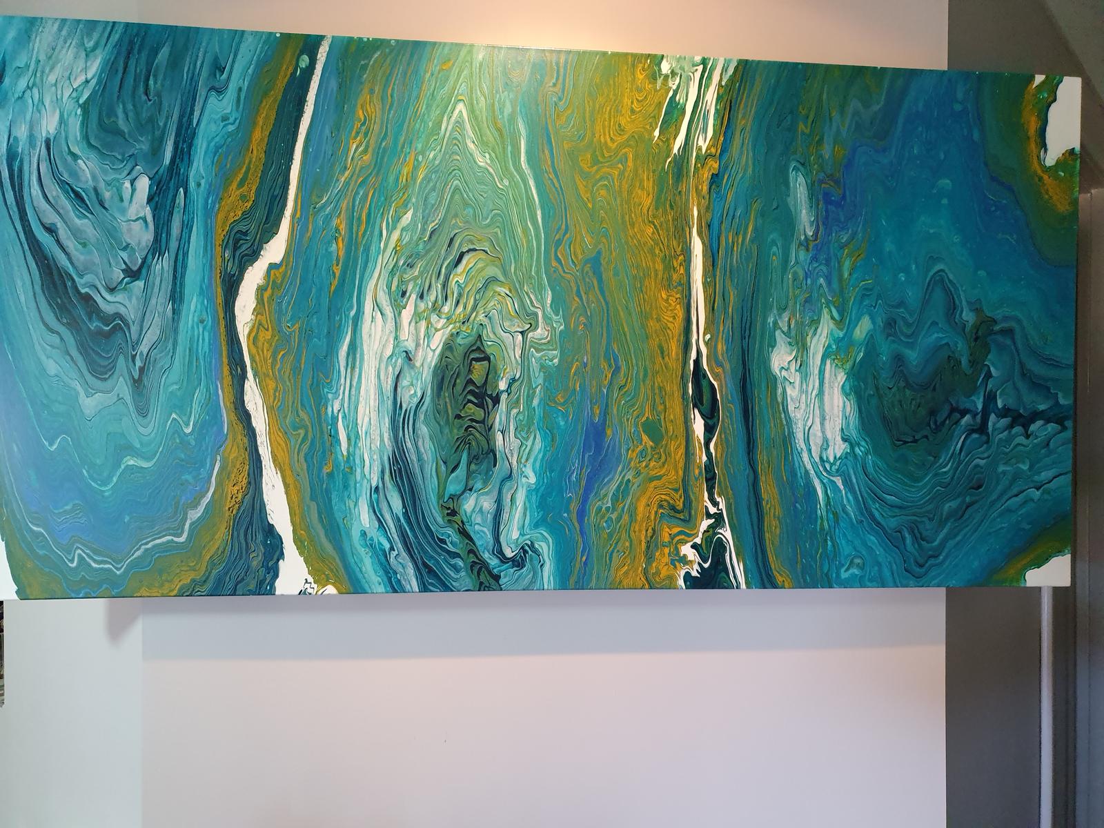 Art and high gloss tiles