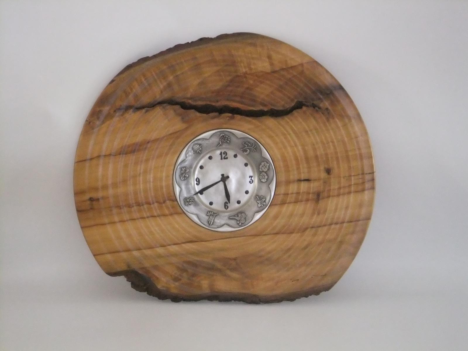 Wall clock with pewter face - 60cm
