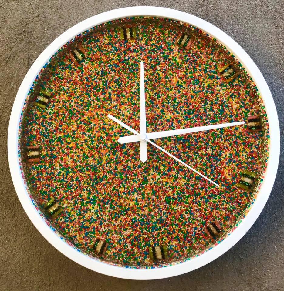 Freckle-faced clock