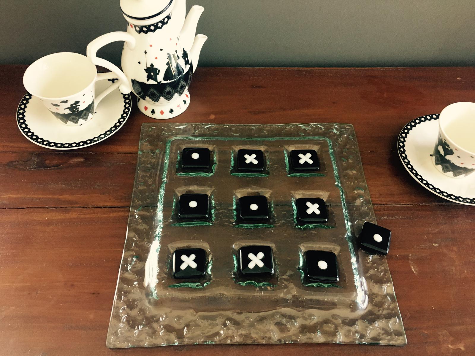 Naughts & Crosses