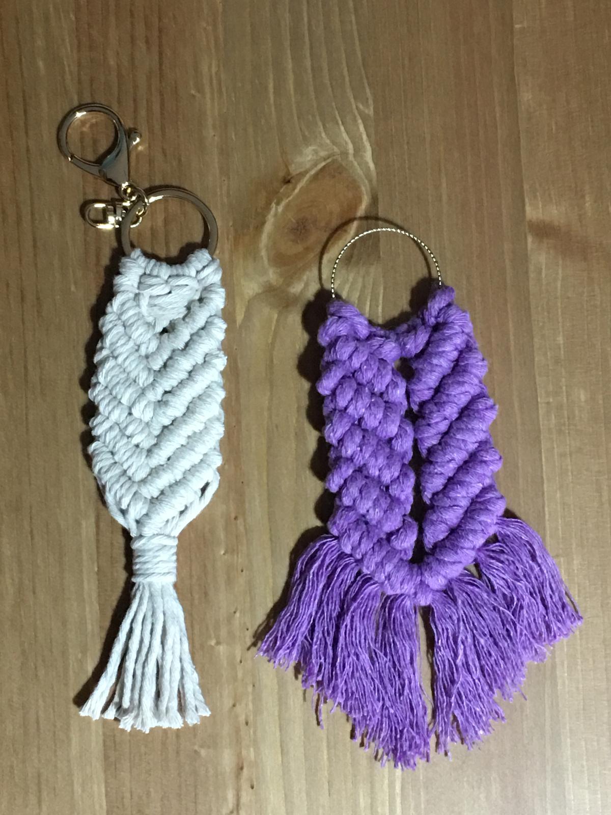 Macrame keyring 01