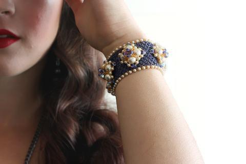 Luxuriously forbeadins