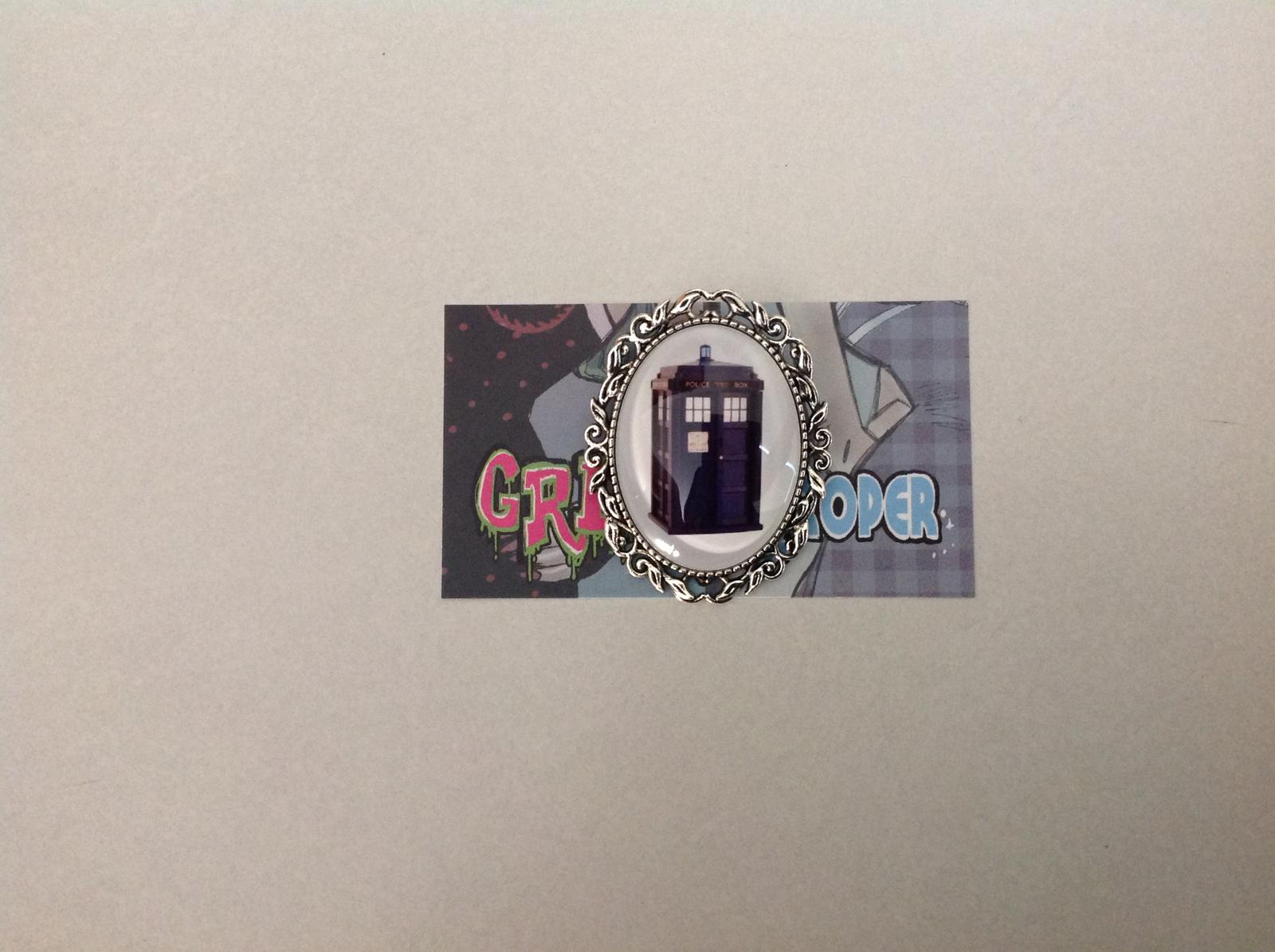 Doctor Who Tardis brooch