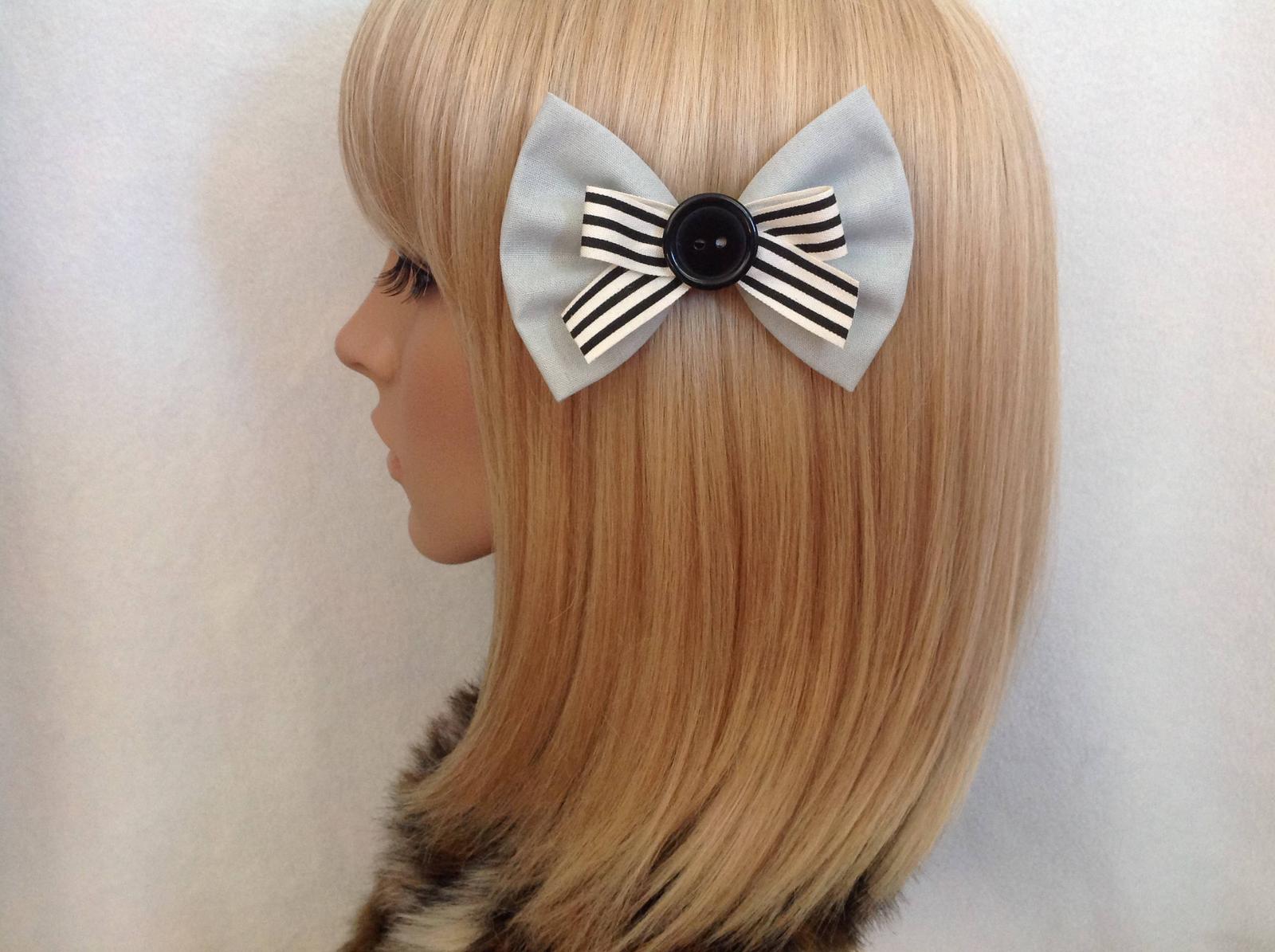 Grey button bow