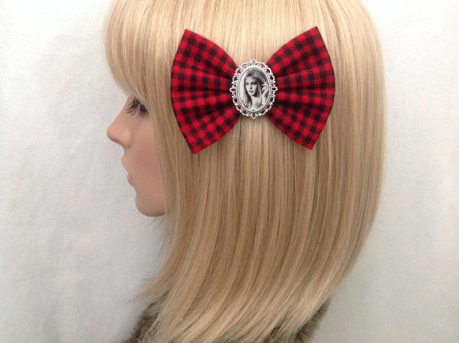Girl Interrupted hair bow