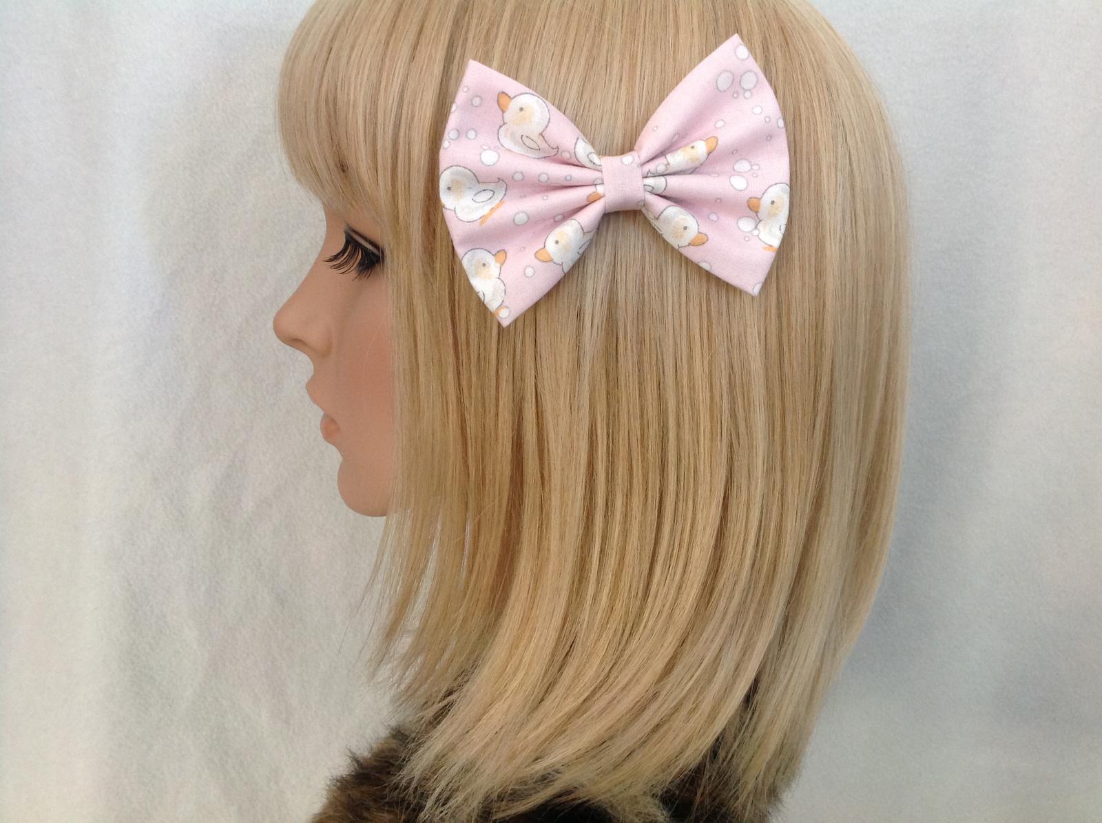 Duck print hair bow