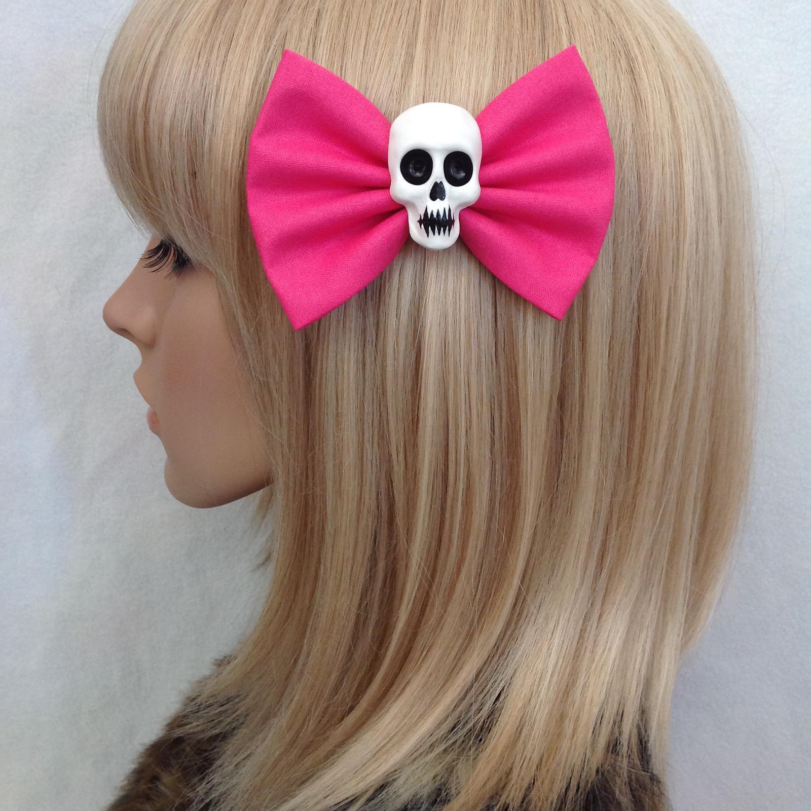 Pink skull bow