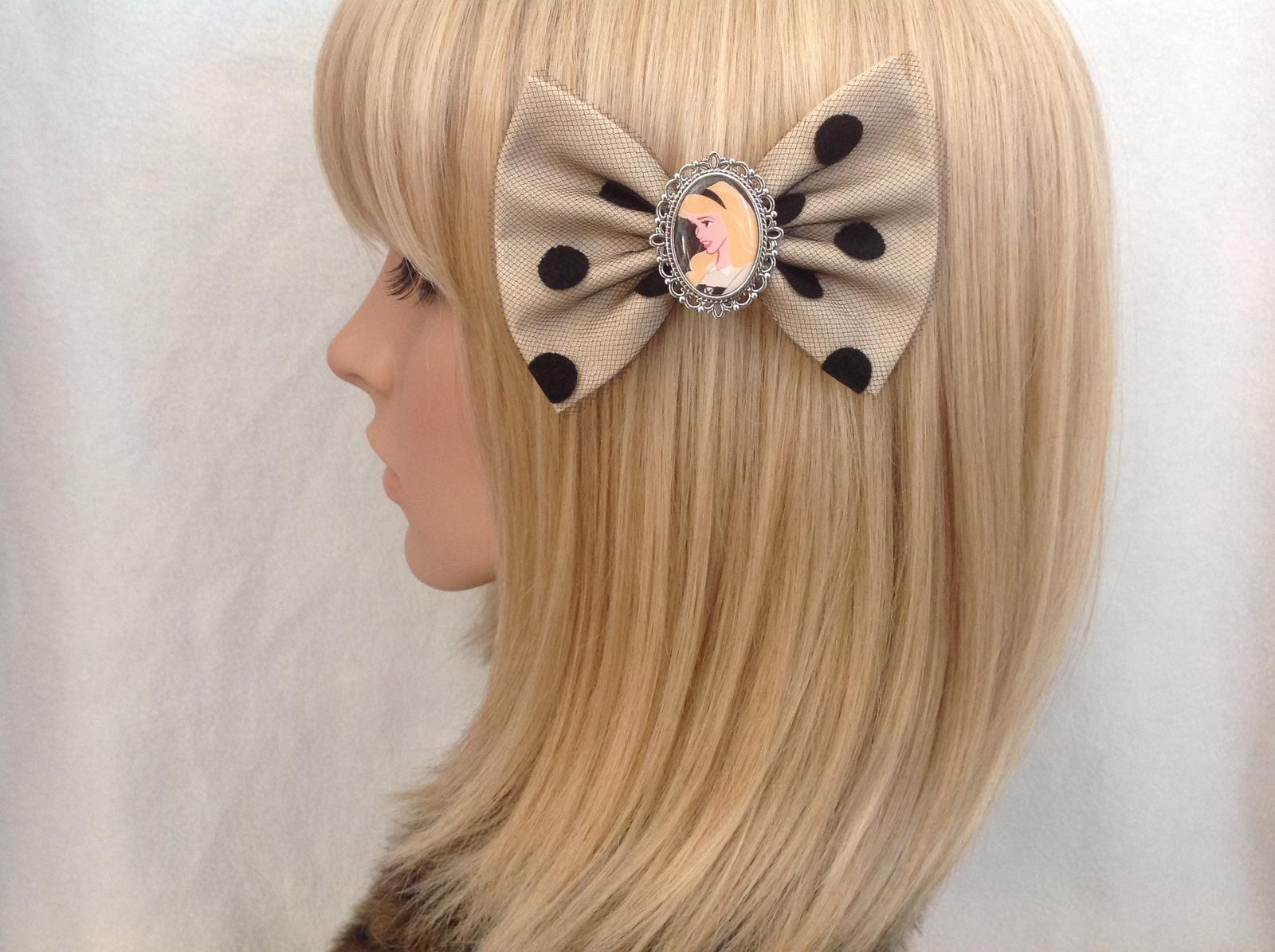 Sleeping Beauty Aurora hair bow