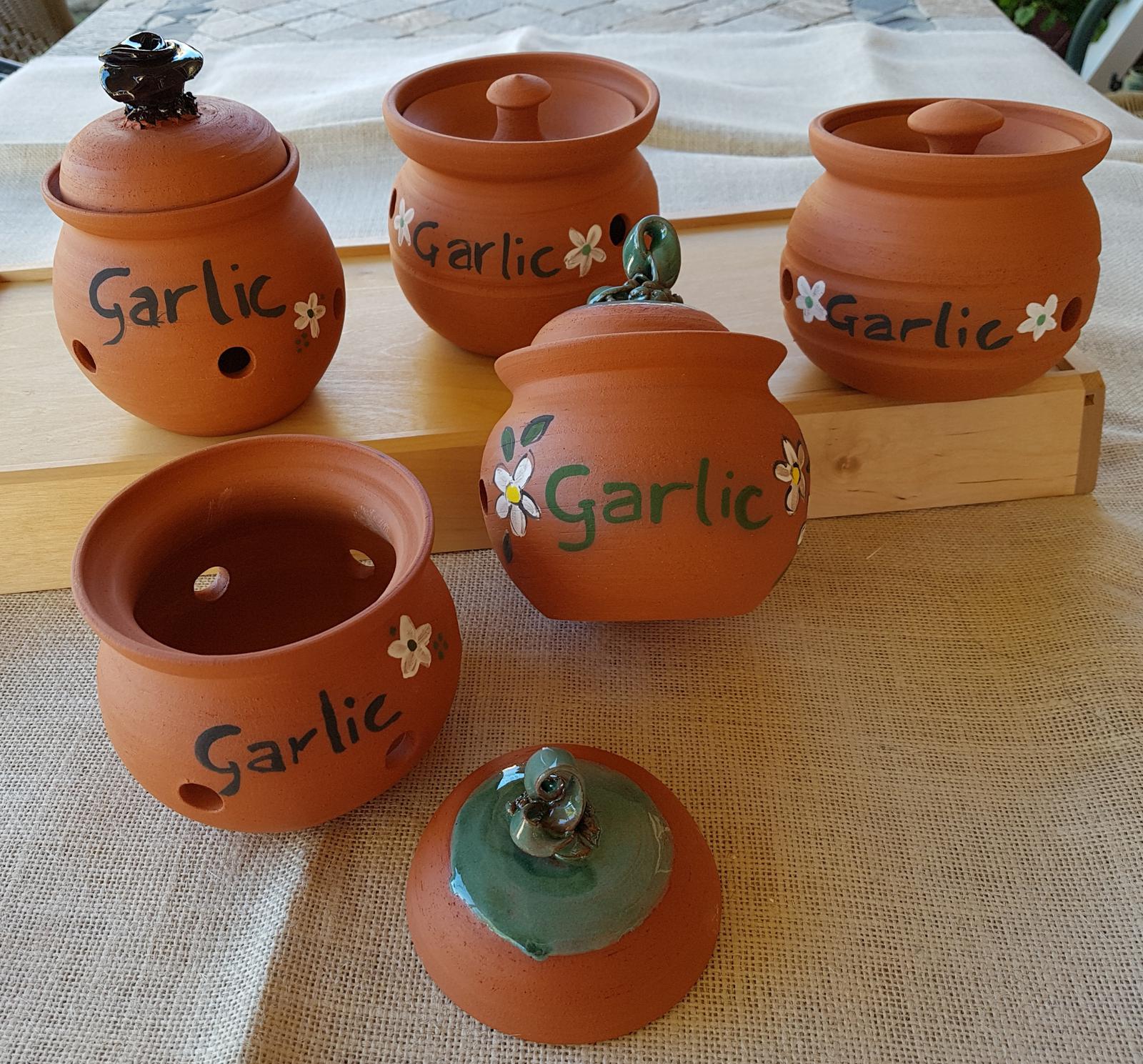 Garlic Pots in Terracotta