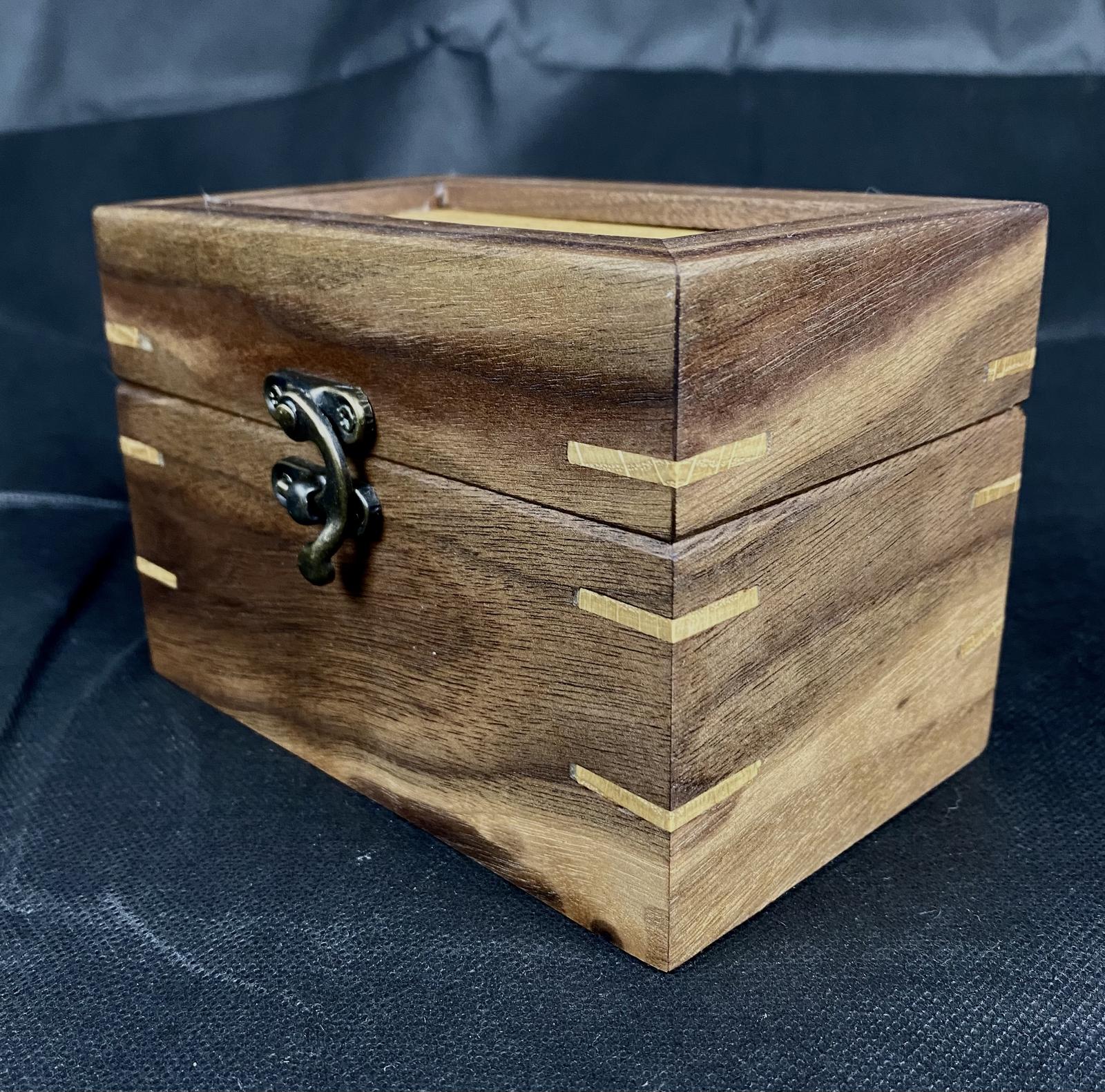 Small Walnut keepsake box