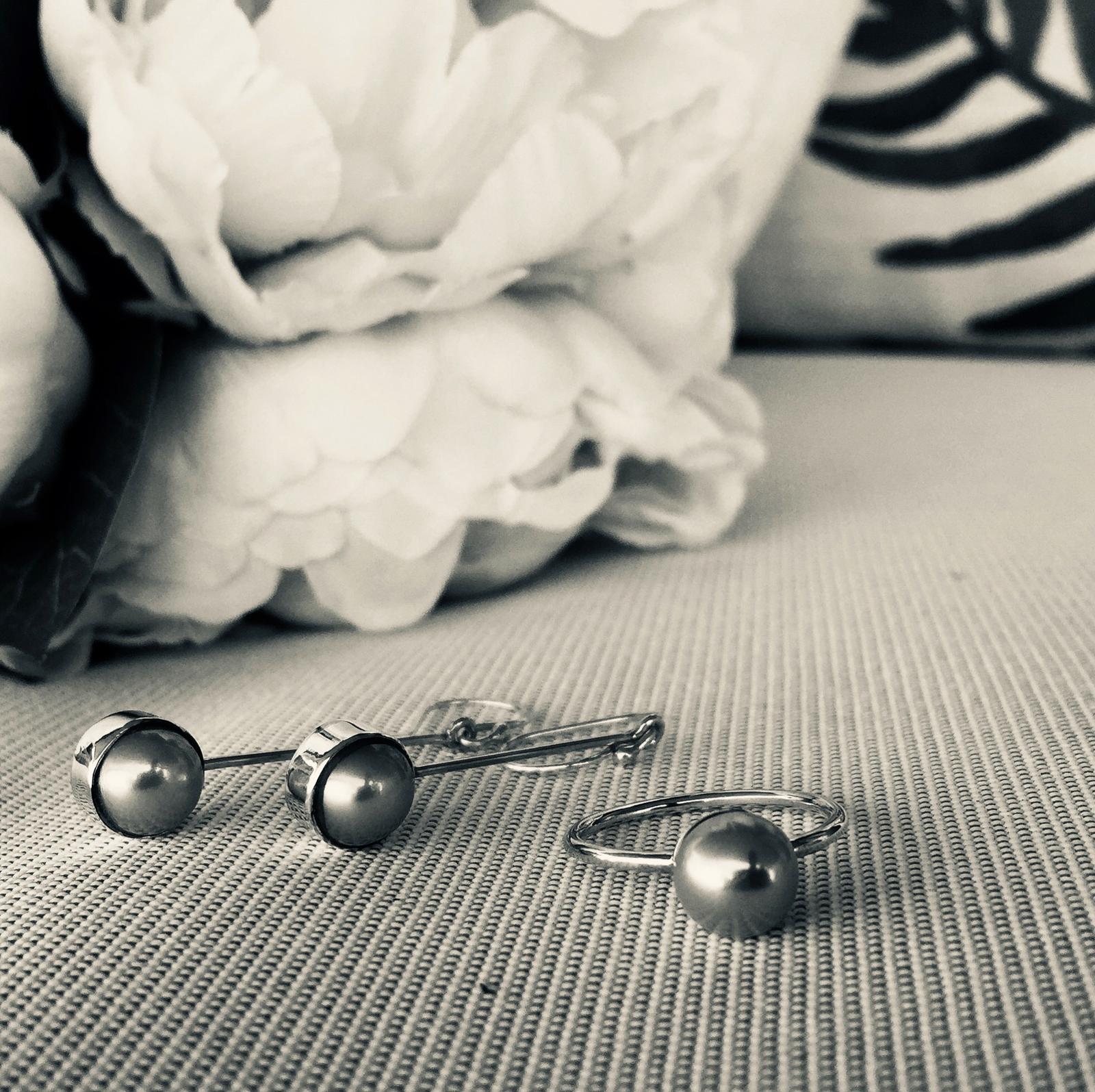 Black pearls