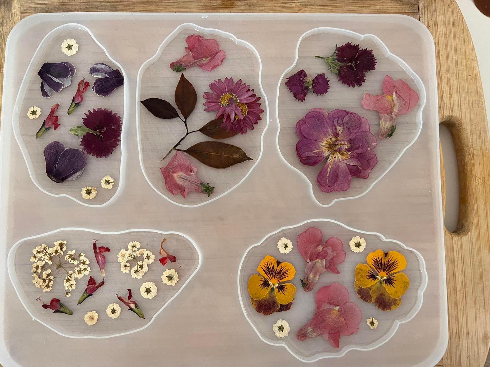 Epoxy resin coasters with dried flowers