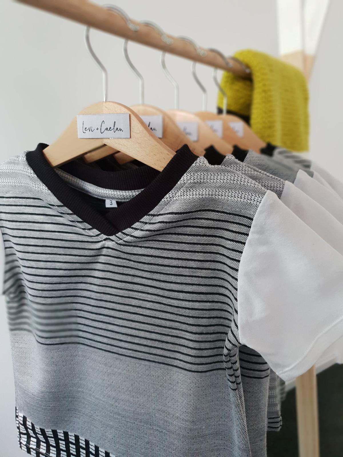 V-neck tee