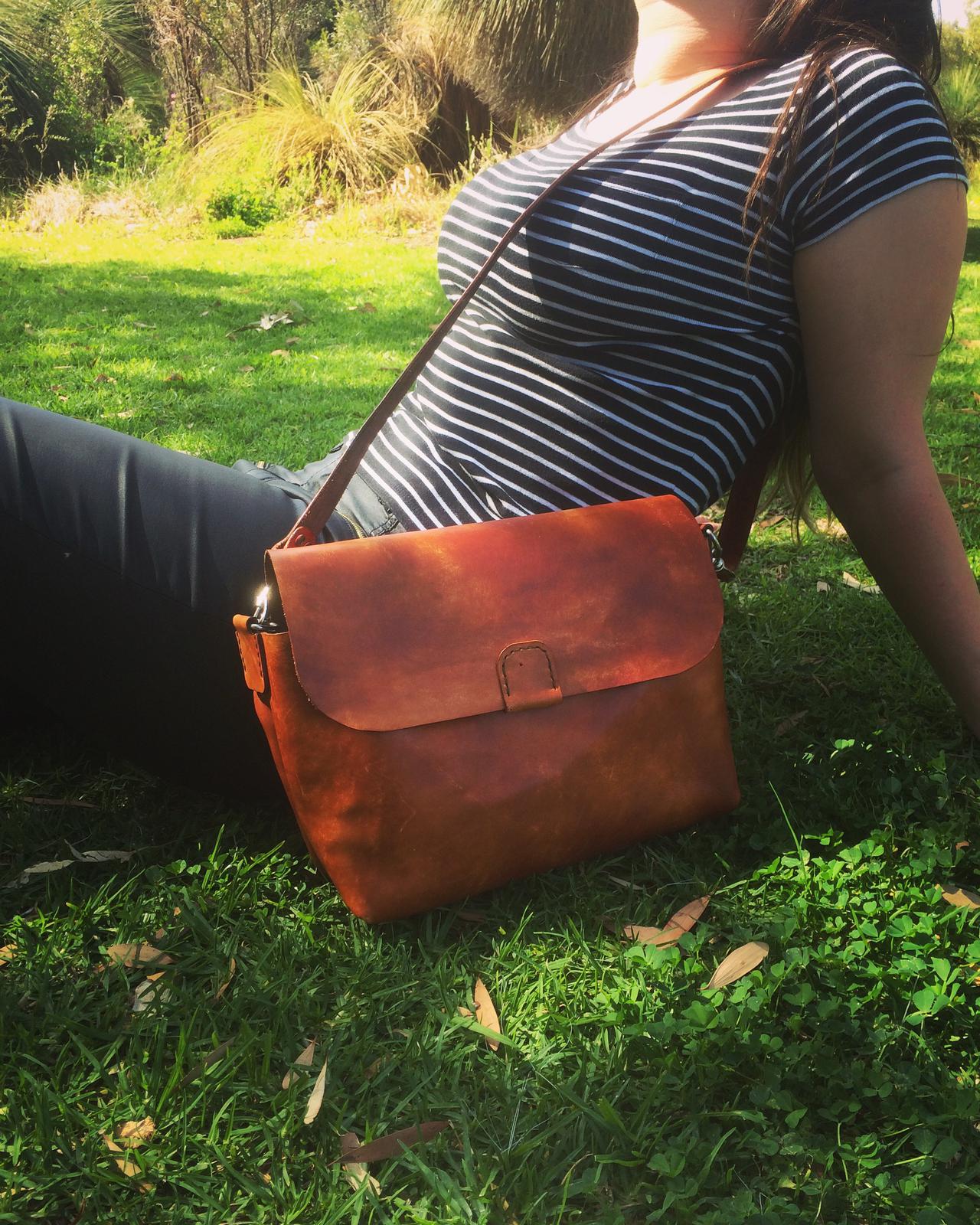 Shelley - Cross Body Bag