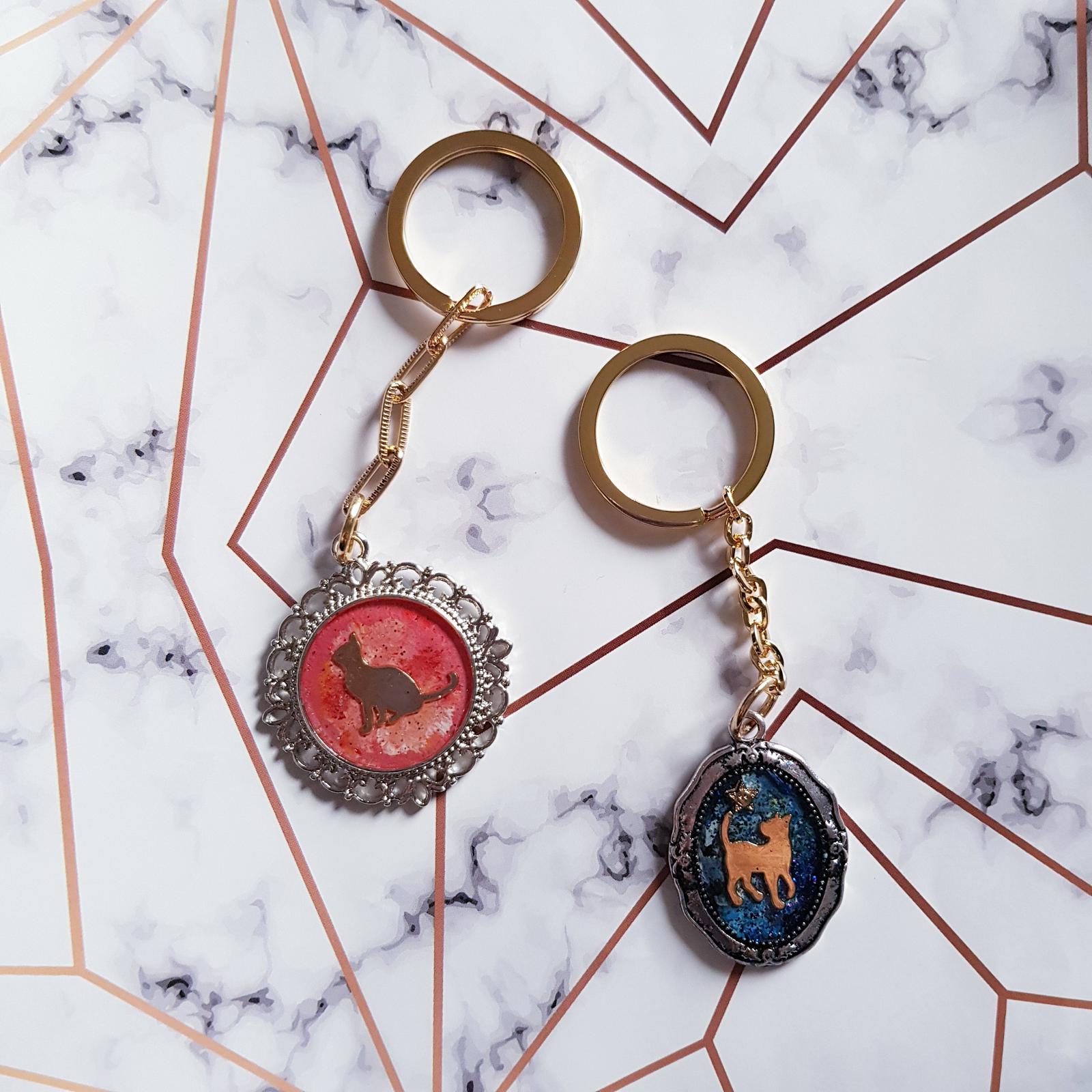 Key rings (galaxy and pink clouds)