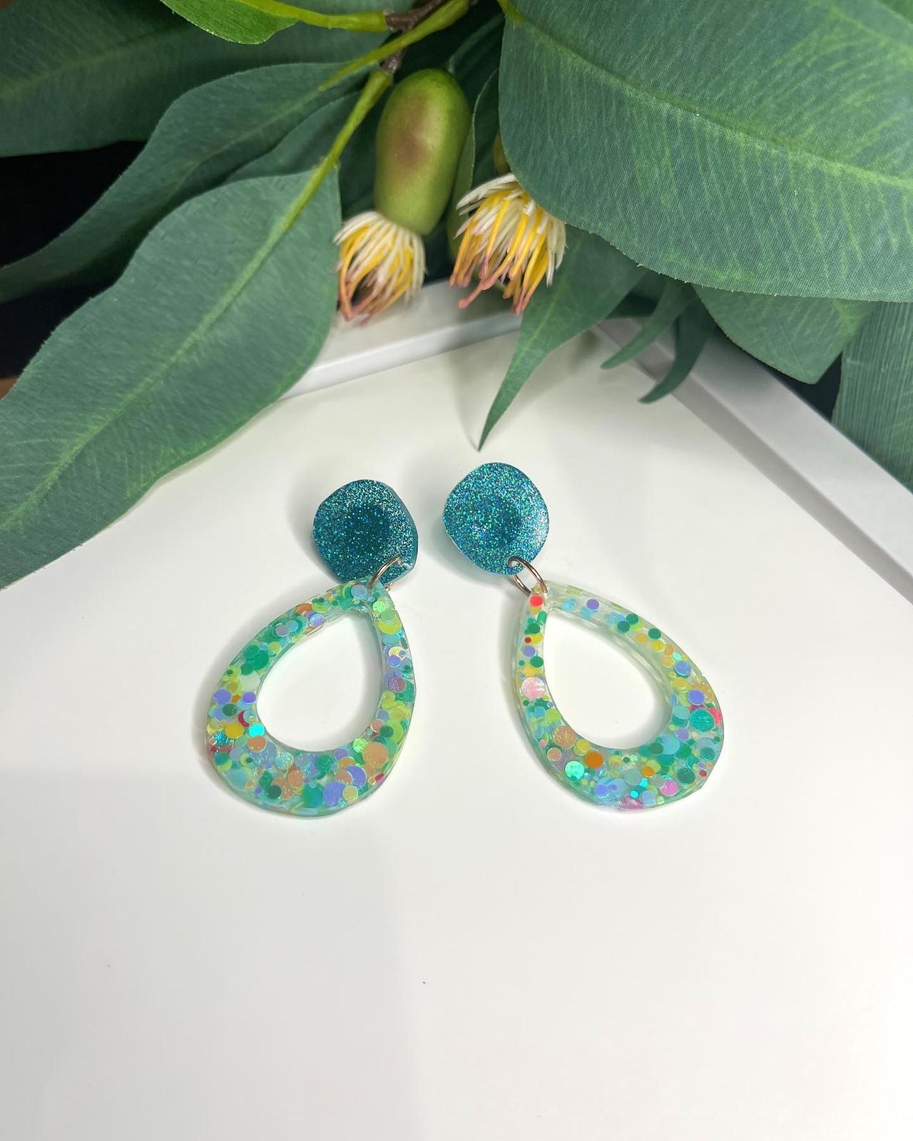Resin earrjngs