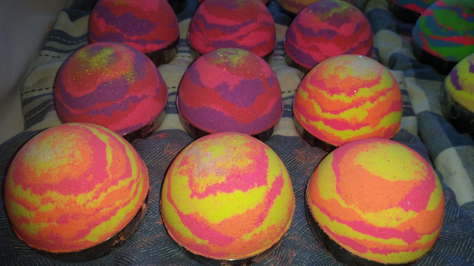 Neon bombs