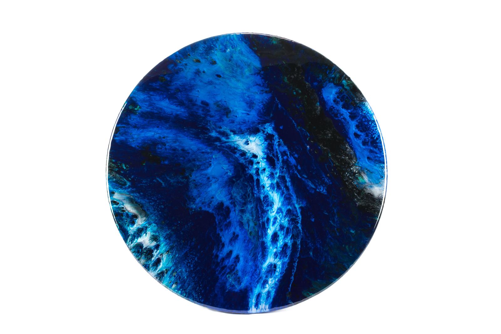 dark horse 70 cm resin on wood
