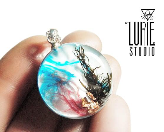 Ocean inspired necklace with real seaweed and copper flakes