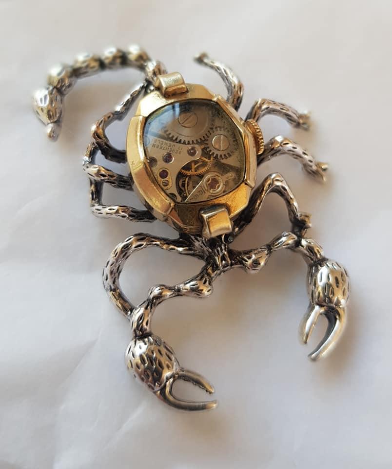 Steampunk fantasy scorpion pendant / brooch