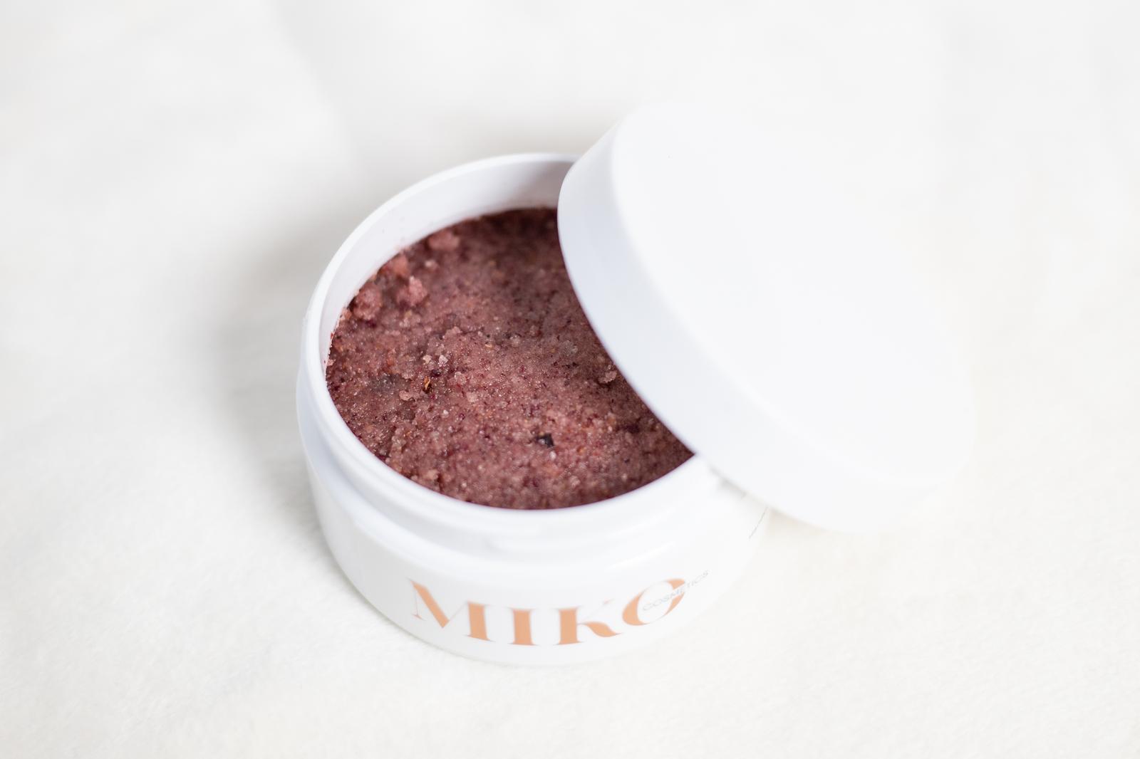 Body polish - Coconut shell and wild orange. Smells super amazing!
