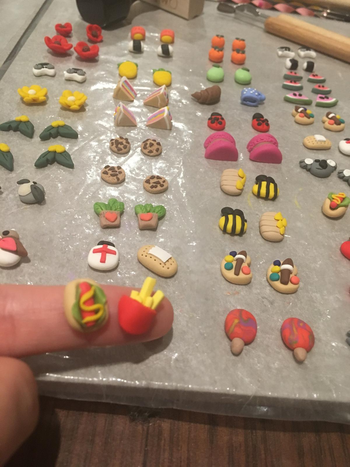 Novelty studs