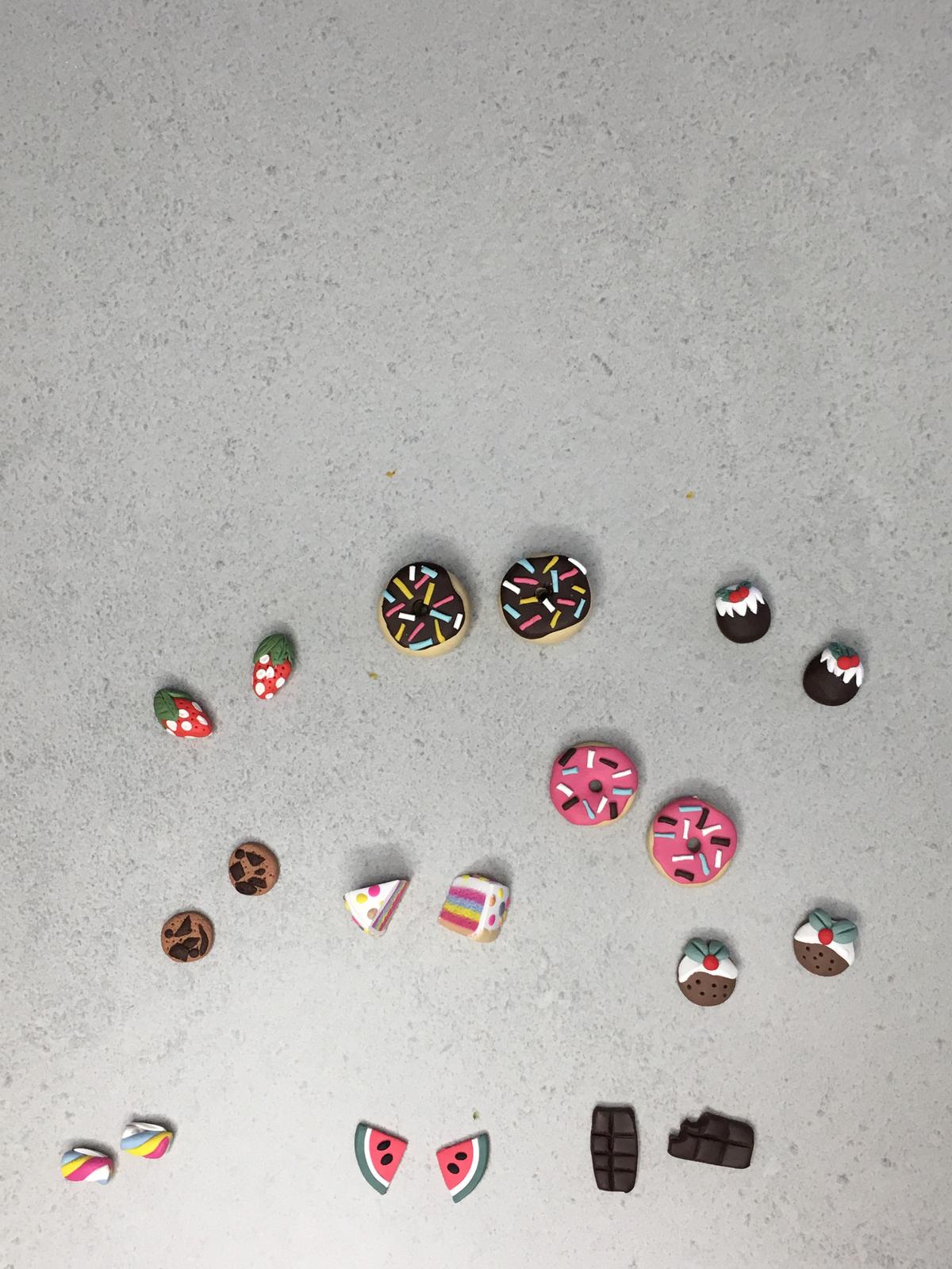 Novelty studs