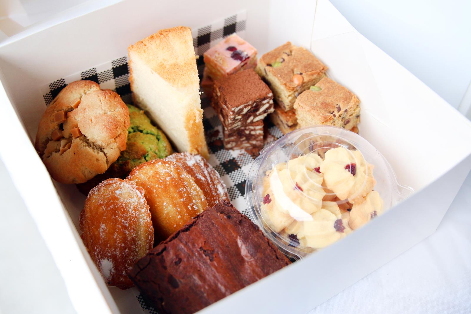 Party or Family variety dessert box