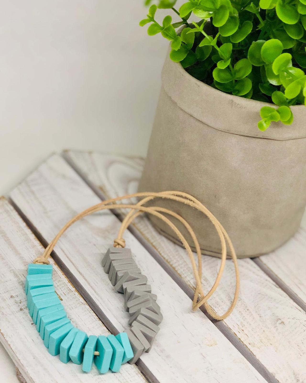 36-disc adjustable necklace
