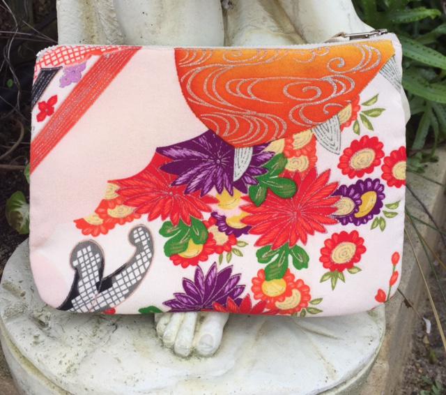 Small Silk & Linen zip Purse