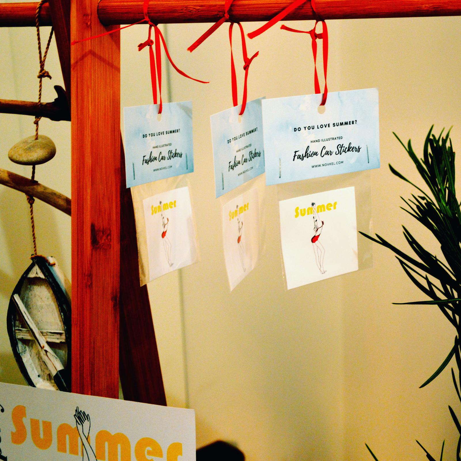 Updated version of the summer sticker display (lighter)