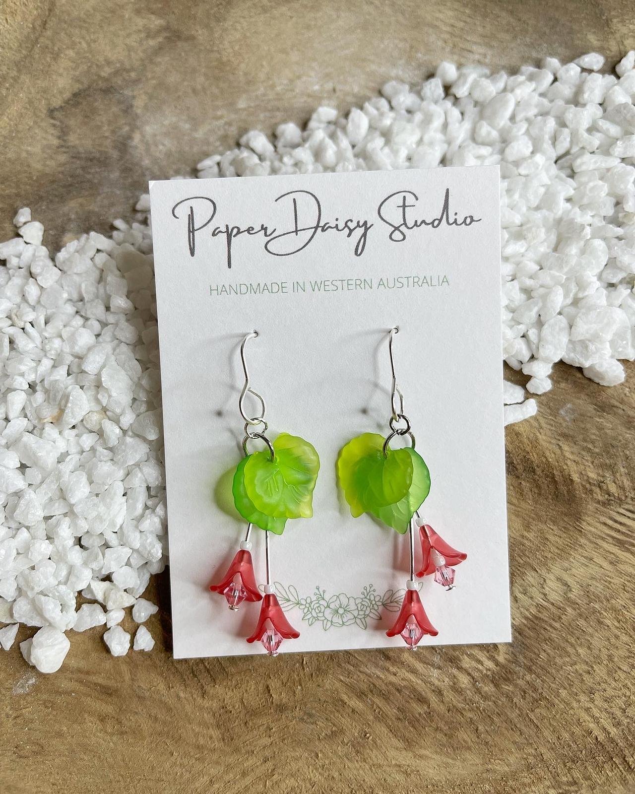 Lucite Mini Trumpet Flowers and Green Leaves