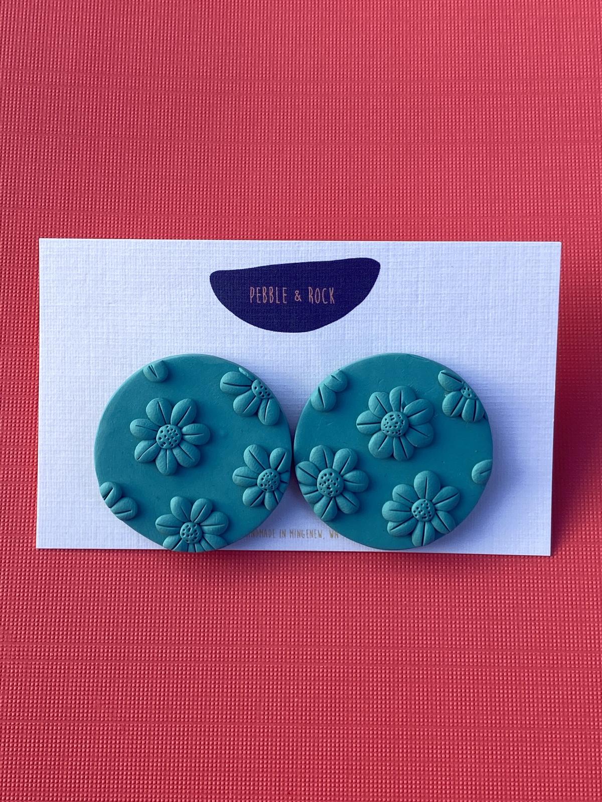 Turquoise daisy
