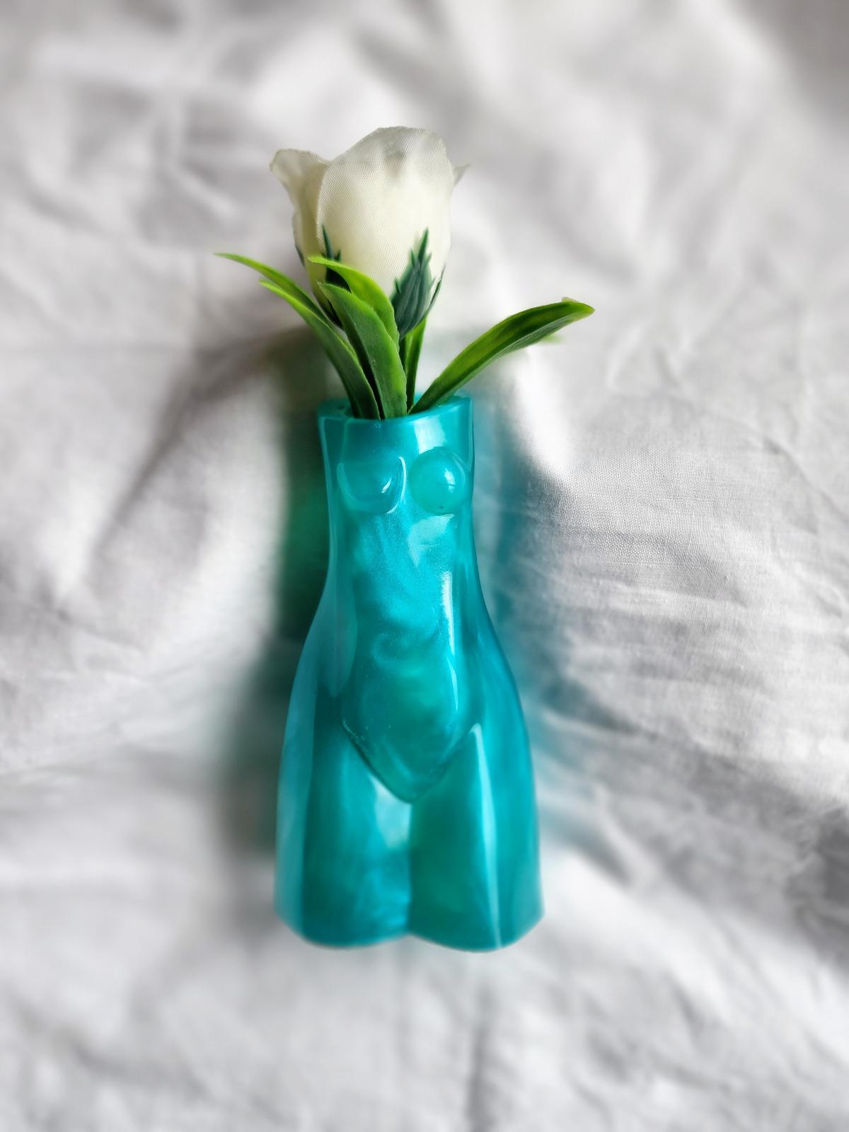 Body vases