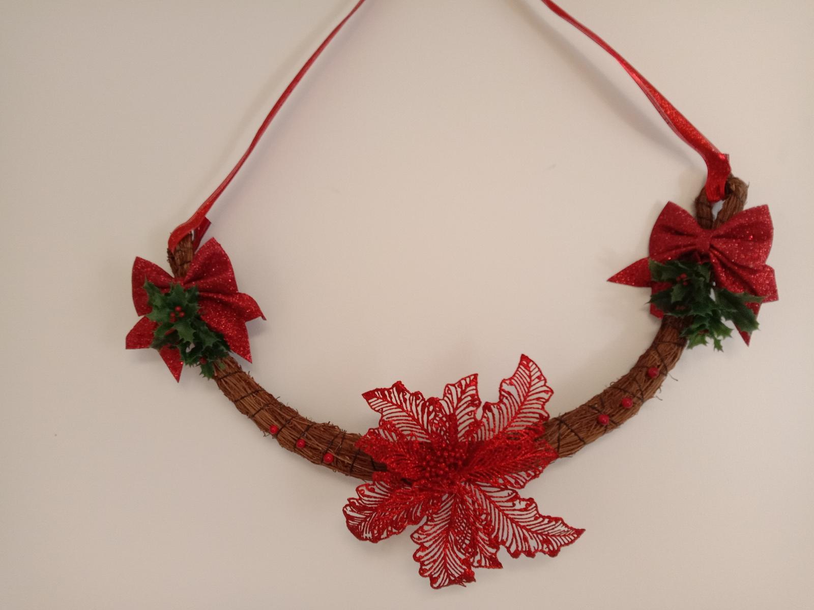Christmas red swag