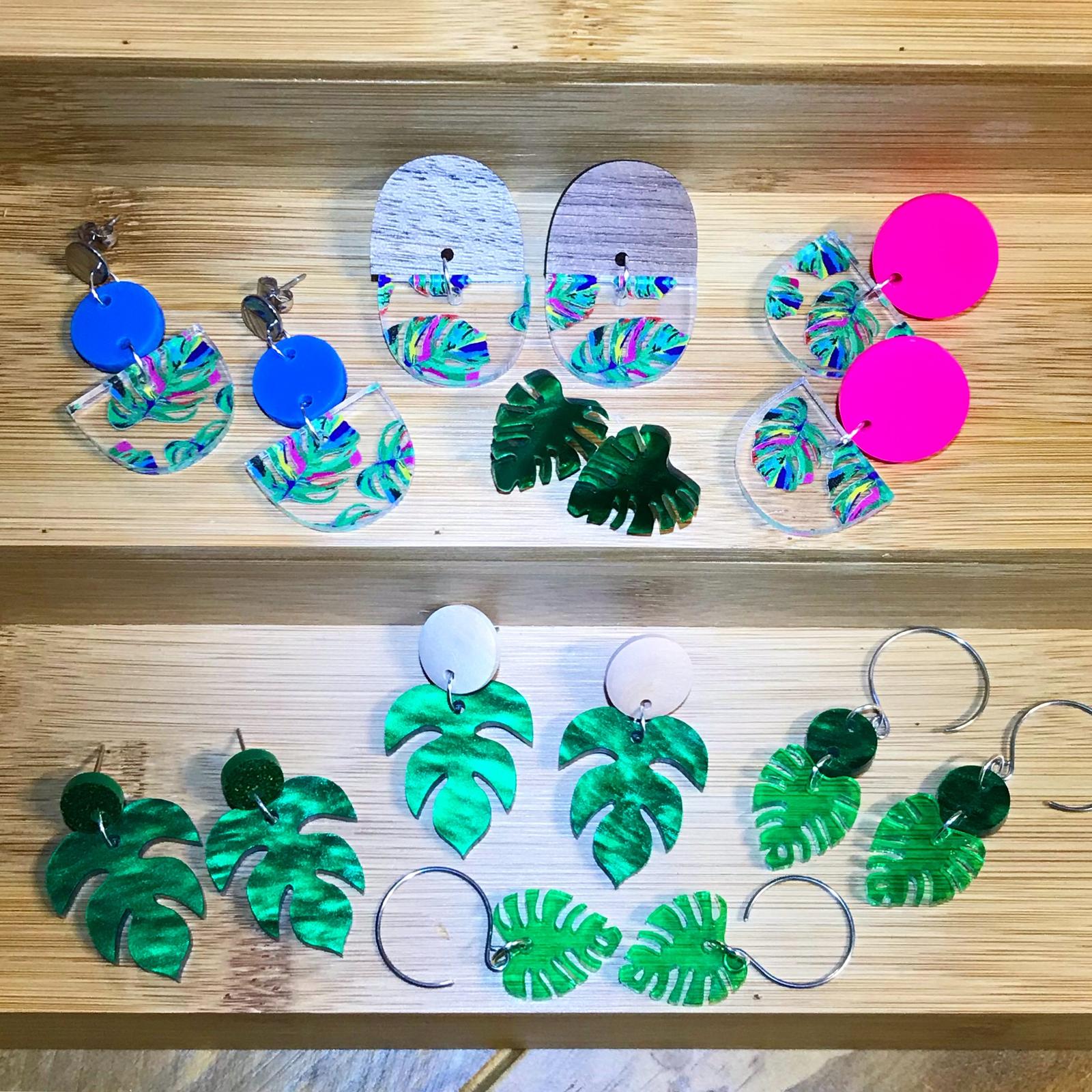 Monstera leaf earrings